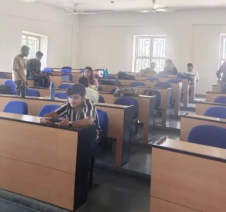 Amity University Lucknow Academic Building photo 14